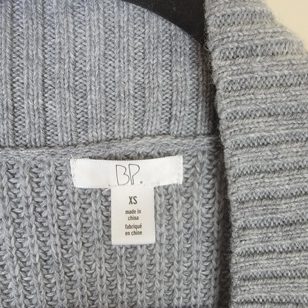 BP Deep V-Neck Ribbed Knit Tunic Sweater Womens XS Grey Long‎ Sleeve Pullover